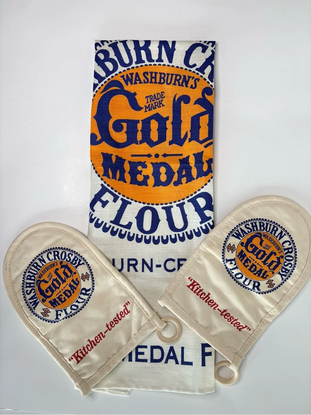 Linen Gold Medal Flour Tea Towel and Oven Mitt Set